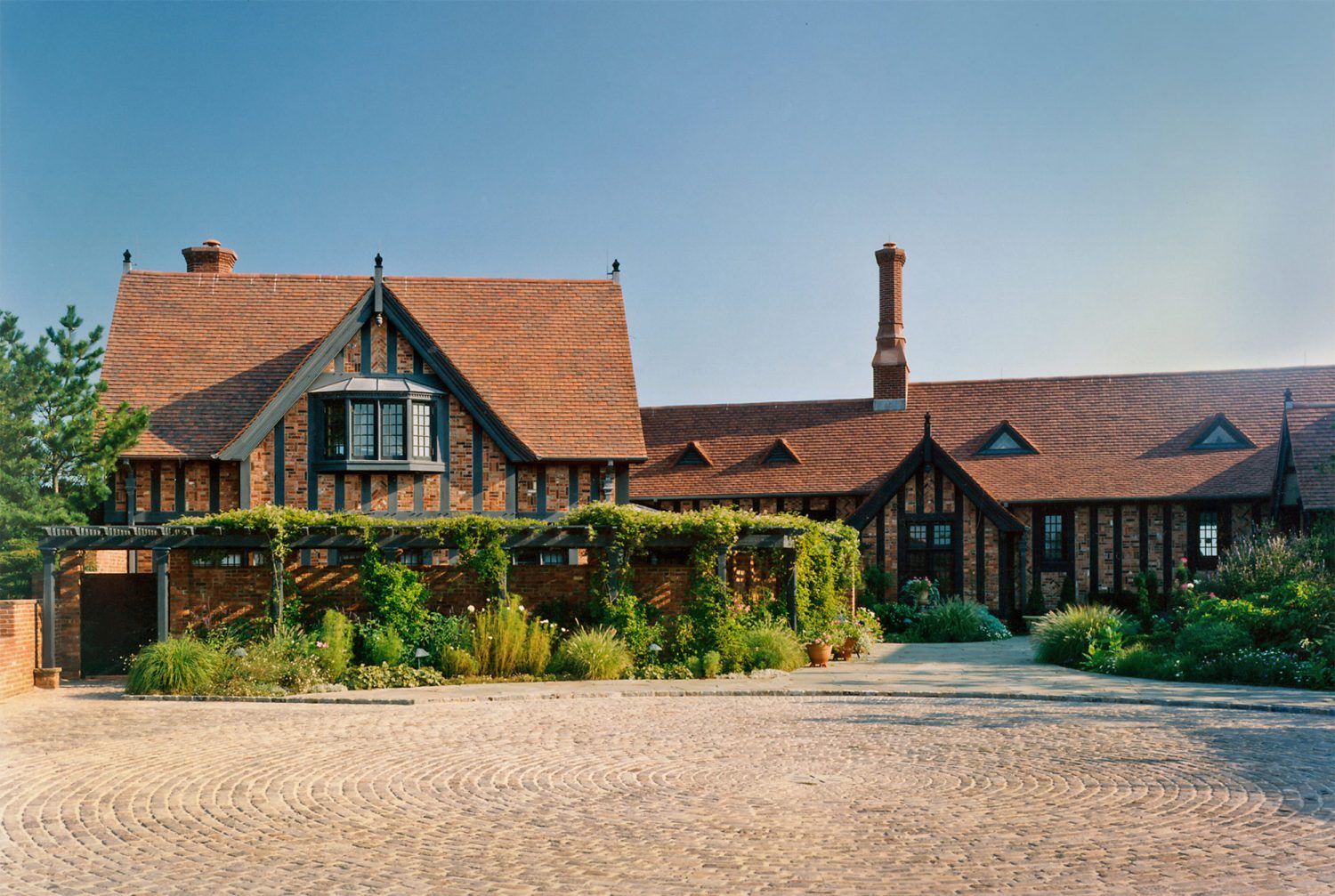 Thompson Raissis Architects, LLC