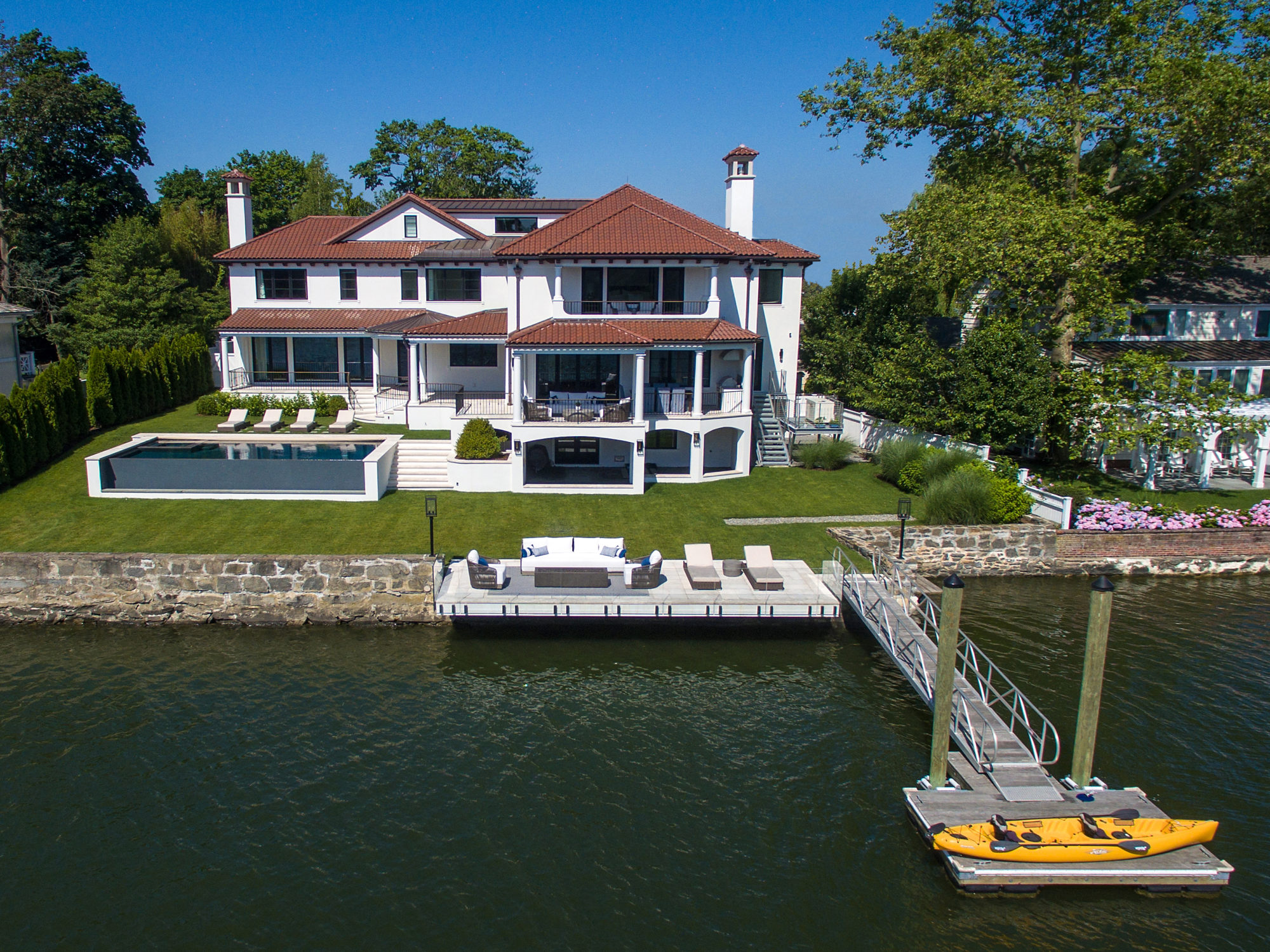 Thompson Raissis Architects, LLC