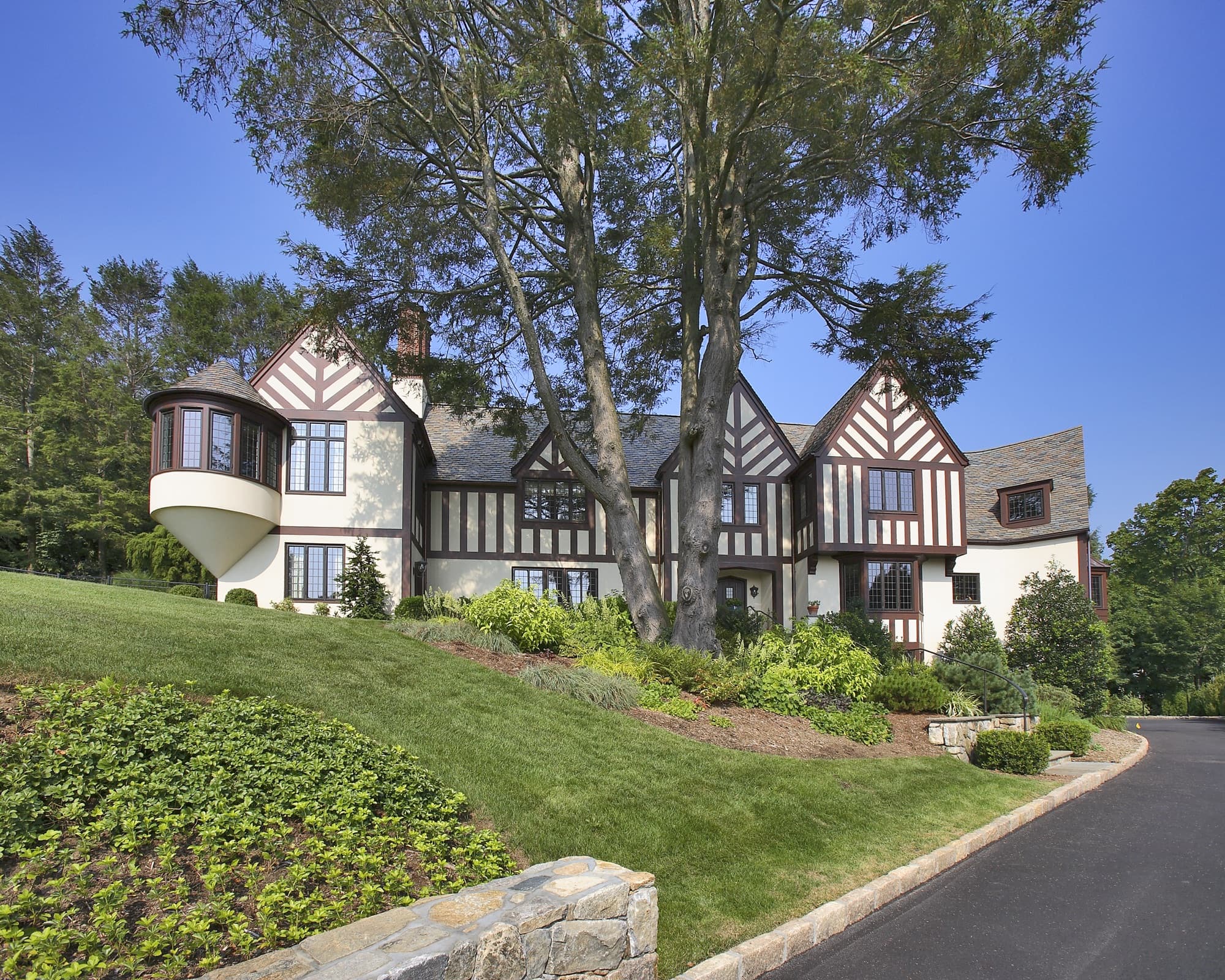 Thompson Raissis Architects, LLC