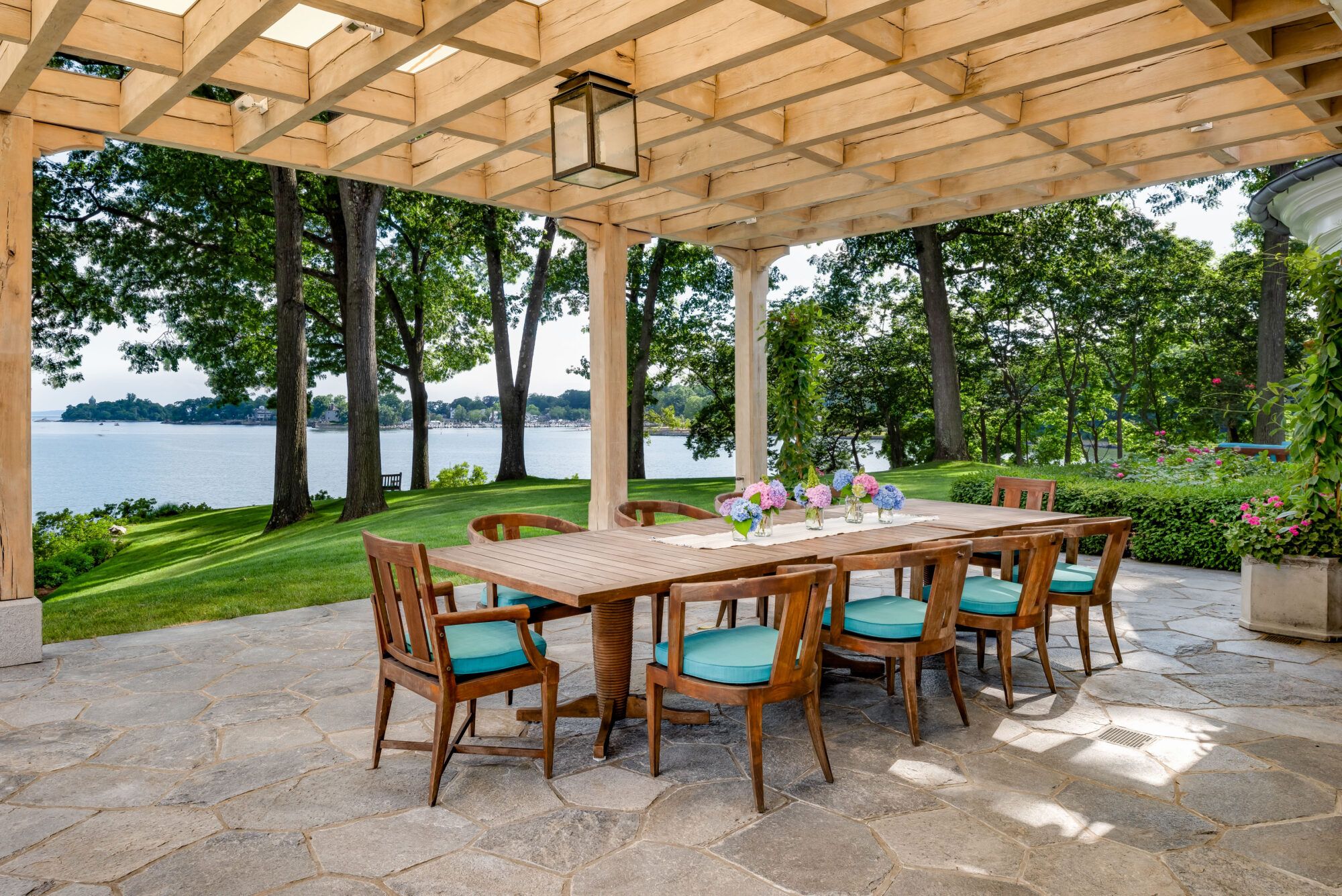 Thompson Raissis Architects, LLC