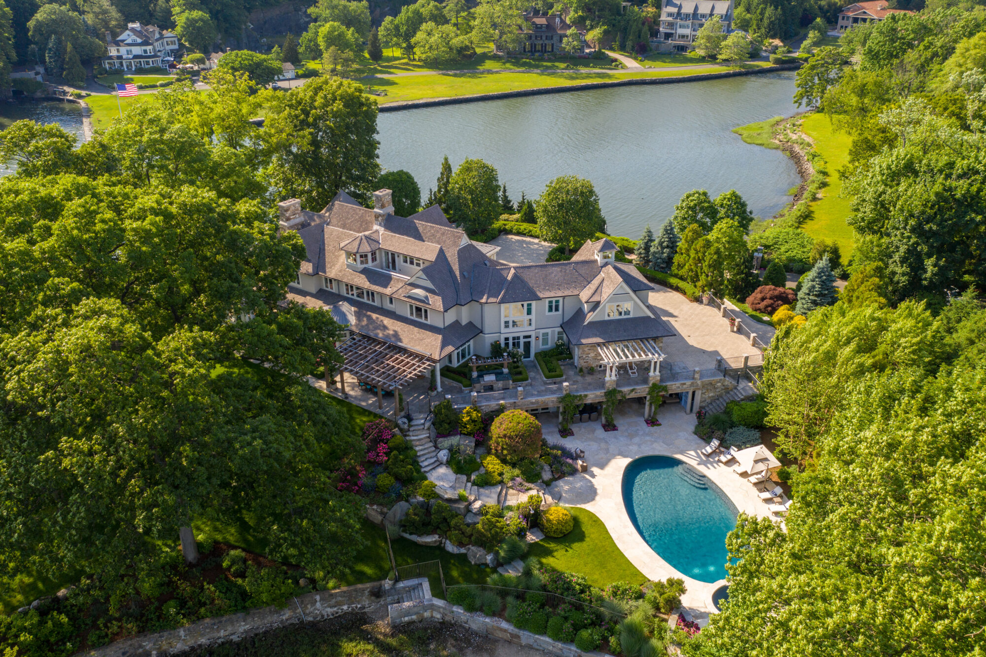 Thompson Raissis Architects, LLC